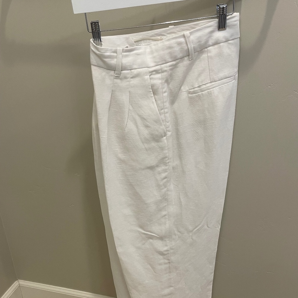 Wilfred (Aritzia) White High-Waisted Trousers – Size 8